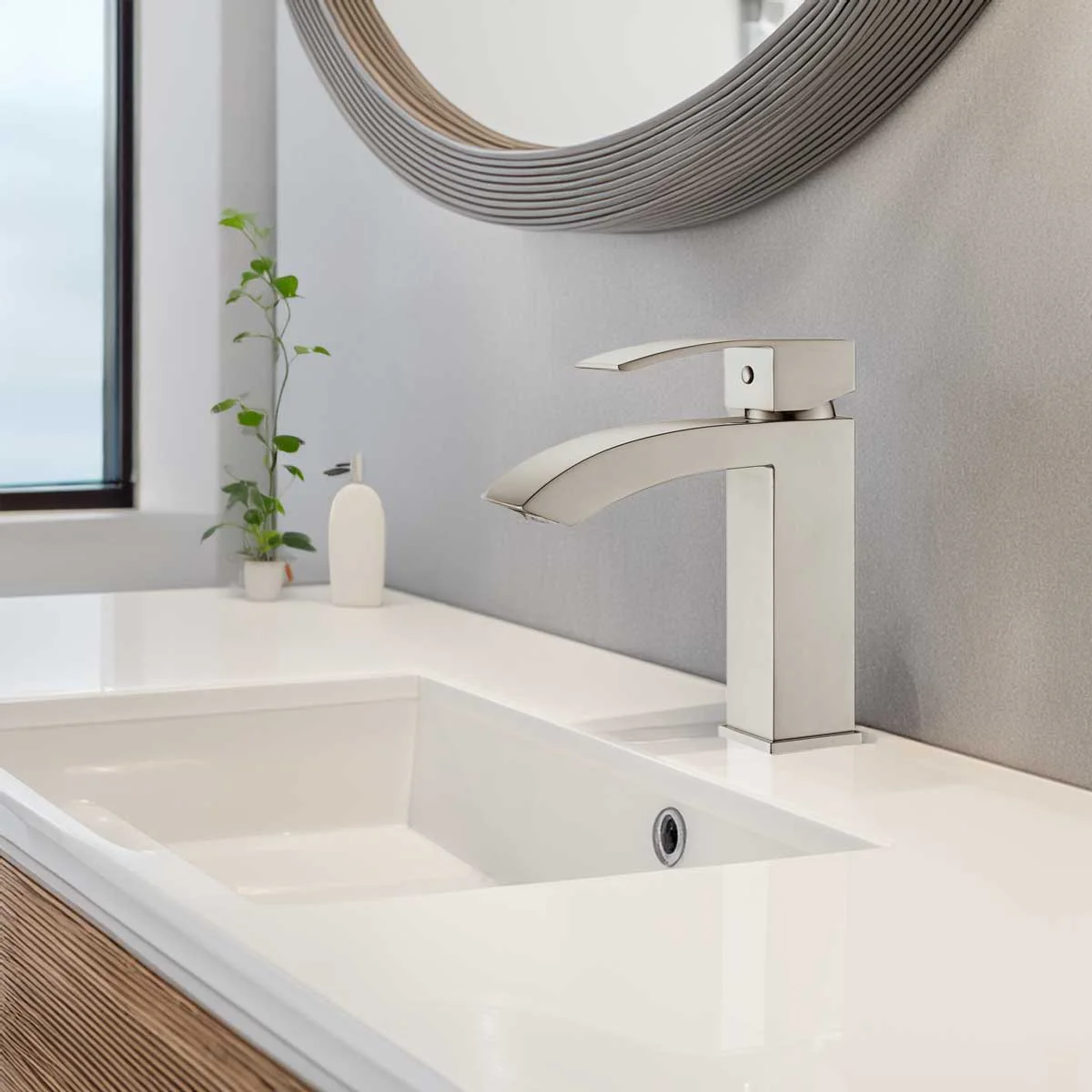 Modern Bathroom Faucet LB13B - Image 2