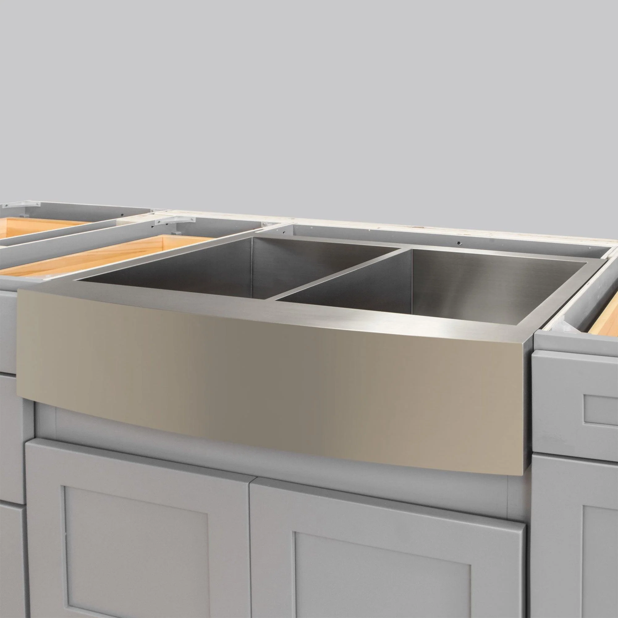 33 in. Farmhouse/Apron-Front 50/50 Double Bowl 16 Gauge Stainless Steel Kitchen Sink LPF4 - Image 4