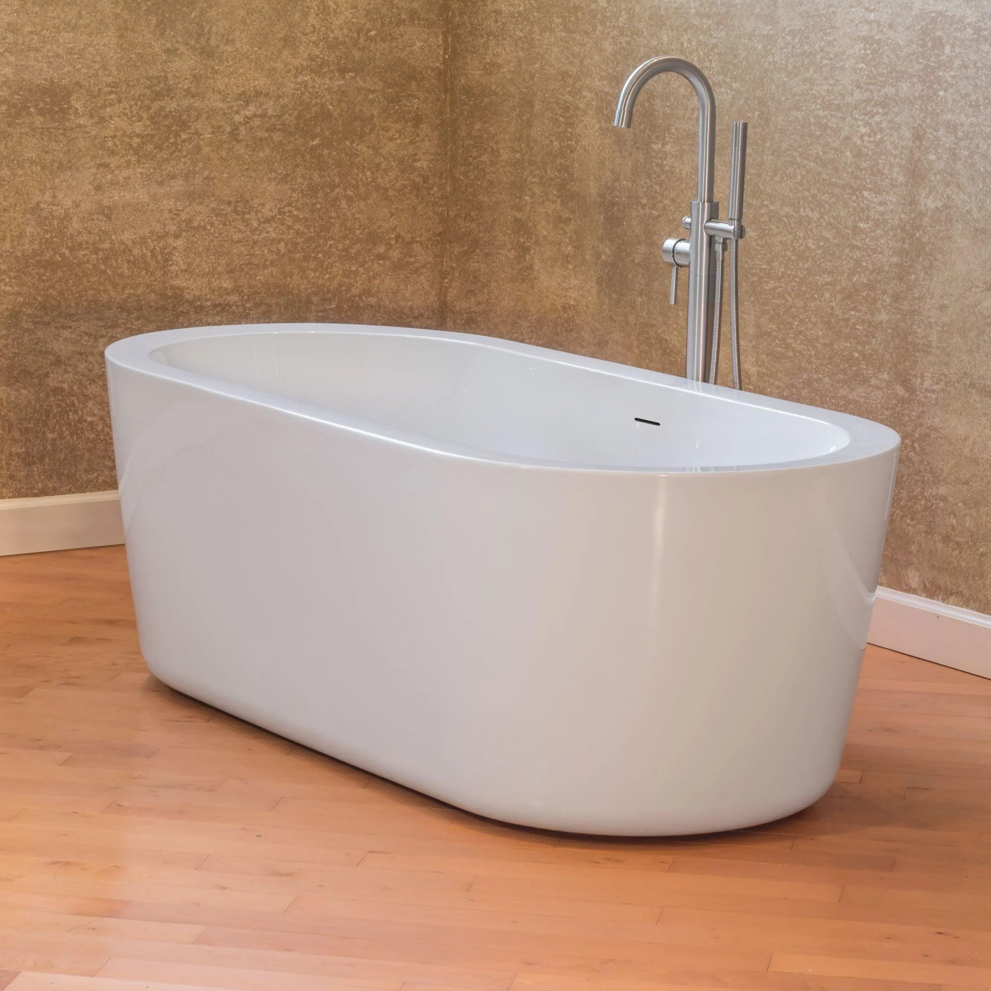 66" Freestanding Acrylic Bathtub with Overflow and Center Drain LTF1 - Image 5